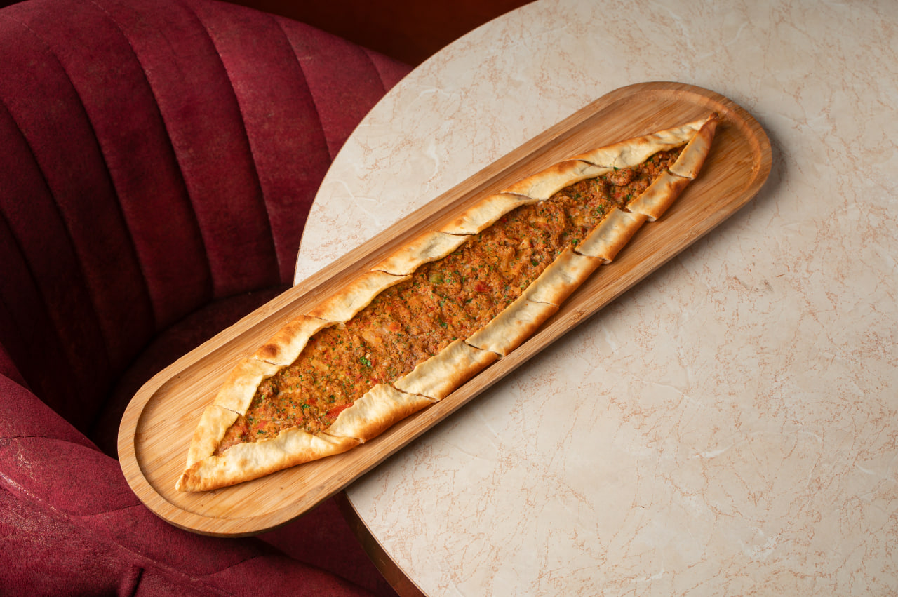 Fırın kıymalı pide